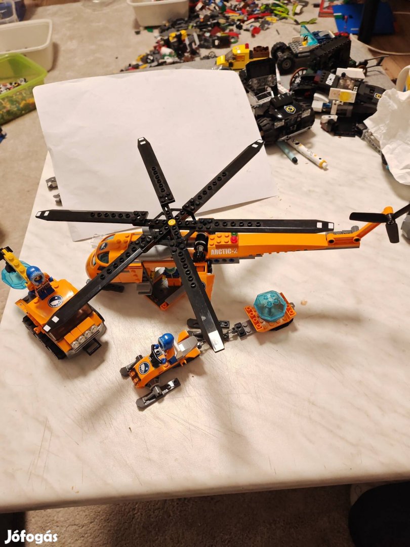 Lego Arktisz sarkutato helikopter és jármüvek 