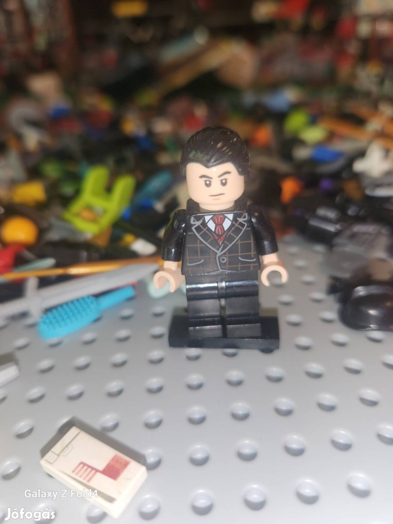 Lego Bruce Wayne figura ingyen postával 