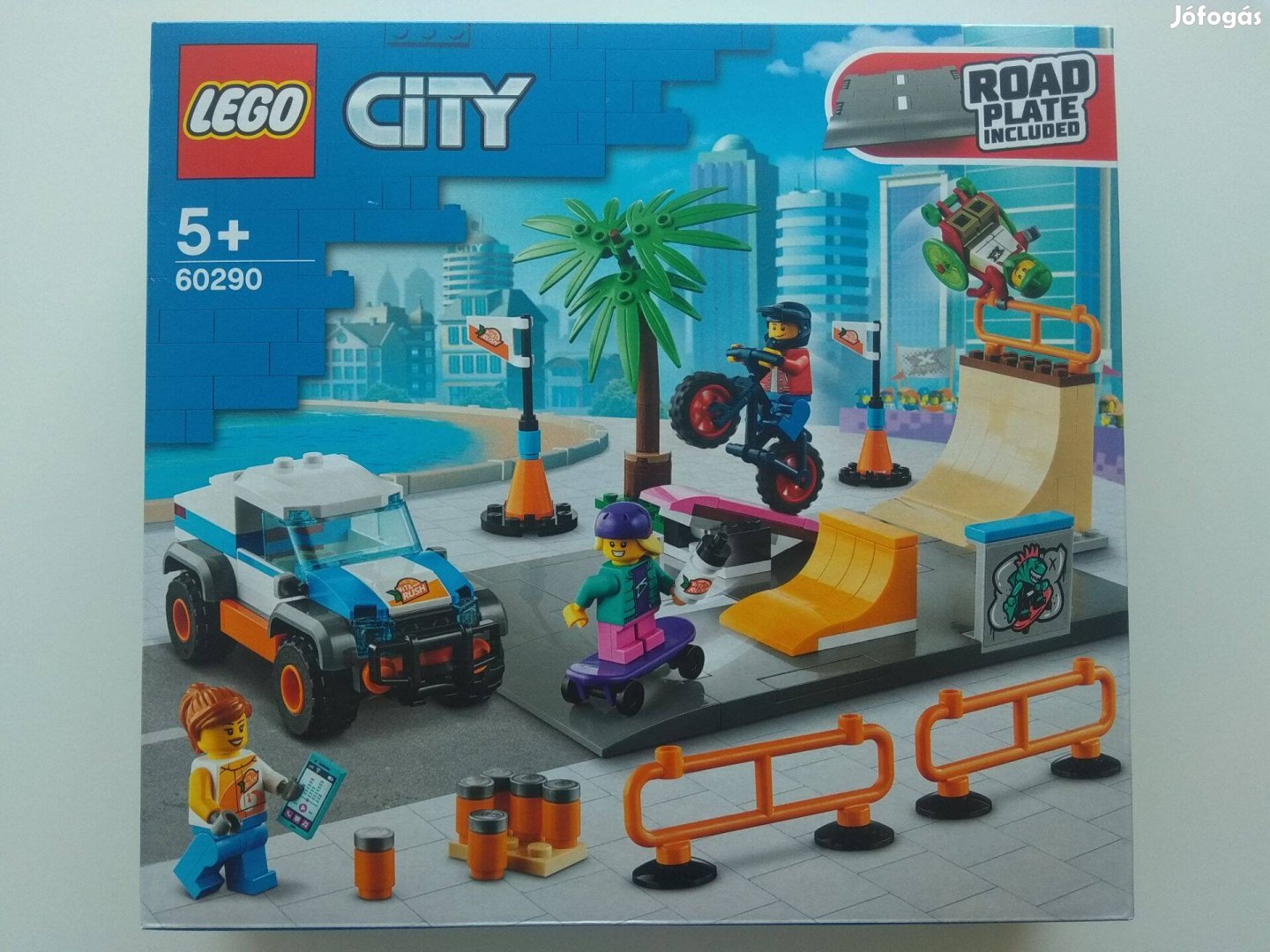 Lego City 60290 Gördeszkapark skate park új bontatlan