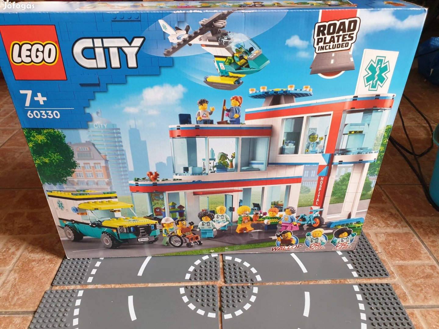 Lego City 60330 kórház, új, Gyereknapra