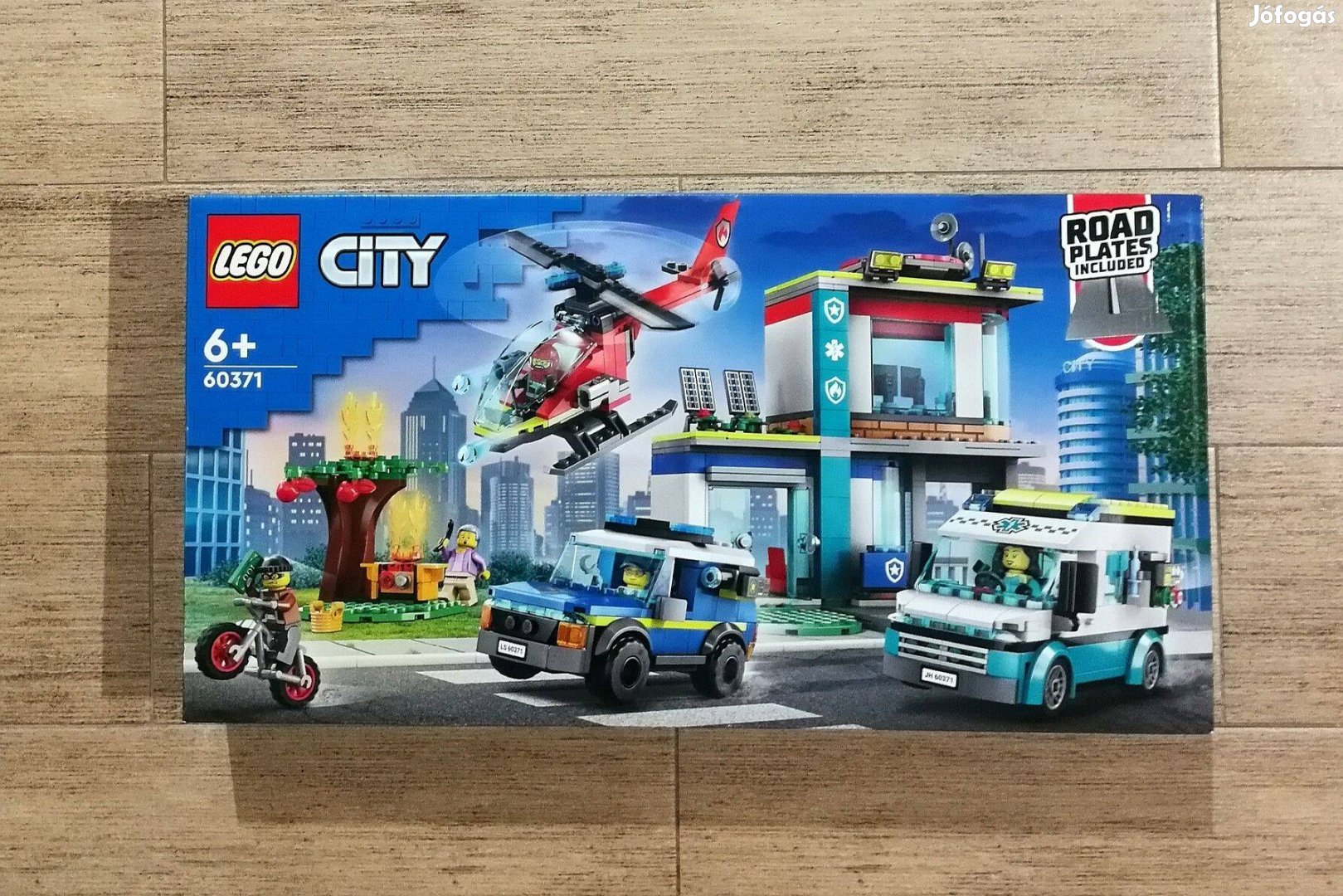 Lego City 60371 Mentő járművek központja Ingyenes házhozszállítás!