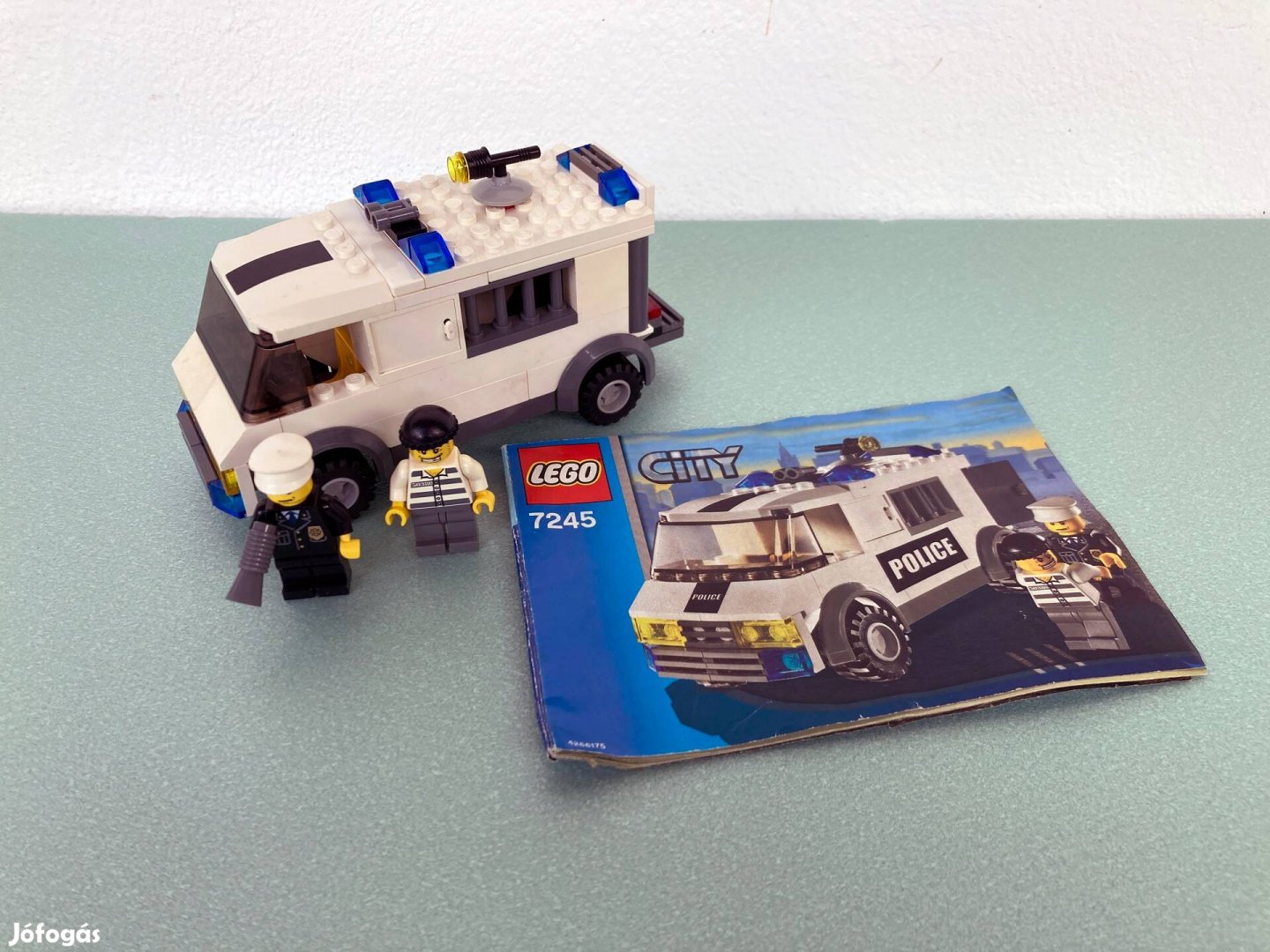 Lego City 7245 Fogolyszállítmány, rendőr