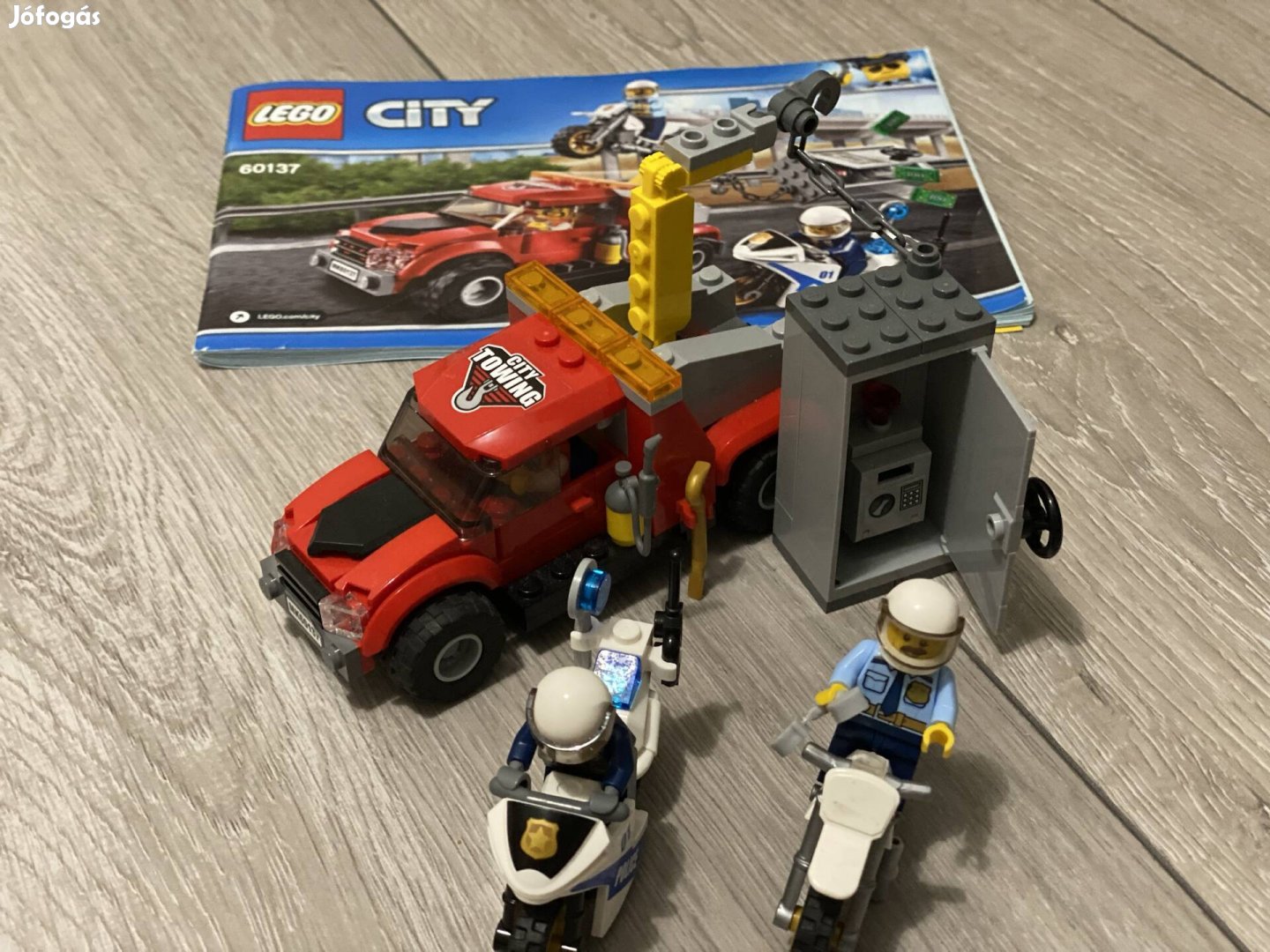 Lego City: Bajba került vontató