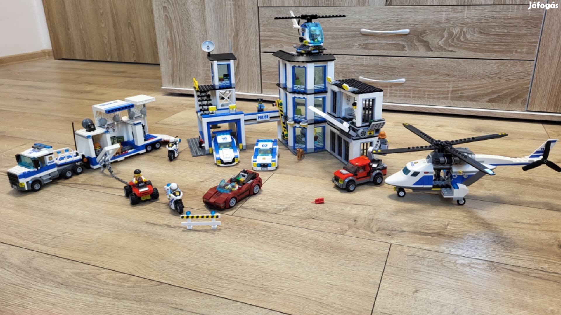 Lego City nagy rendőrségi csomag (Kapitányság, kamion, helikopter)