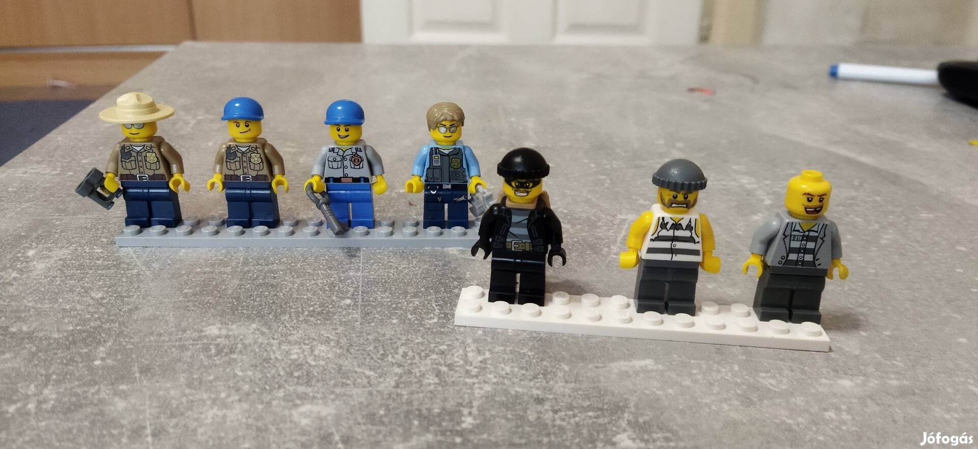 Lego City rendőr és betörő figurák 9db