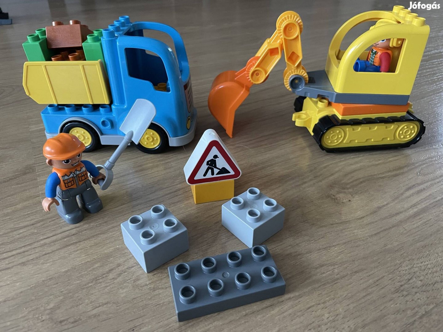 Lego Duplo Teherautó és Lánctalpas Exkavátor