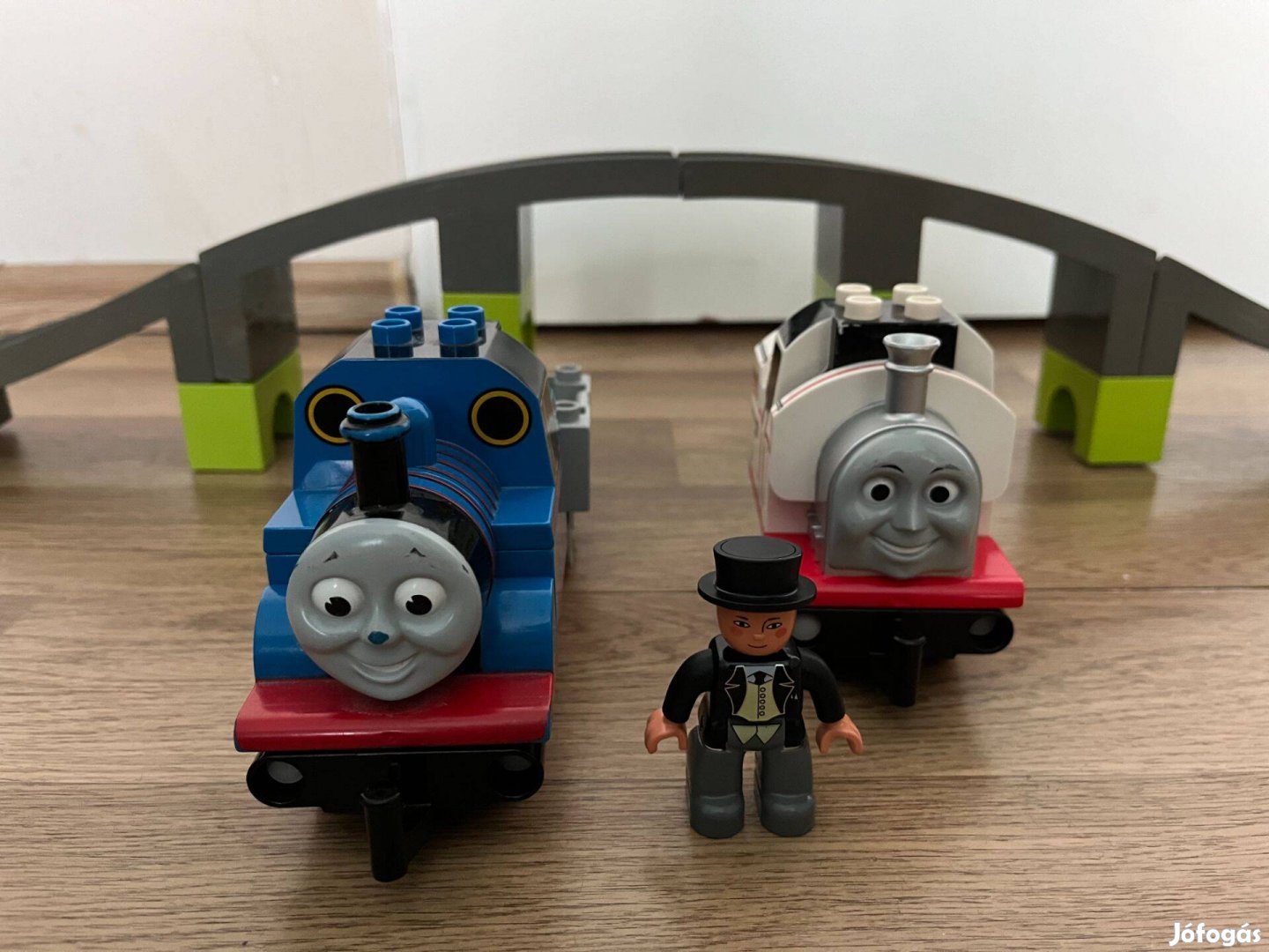Lego Duplo Thomas + Stanley + Kövér Ellenőr + hatalmas sínpálya