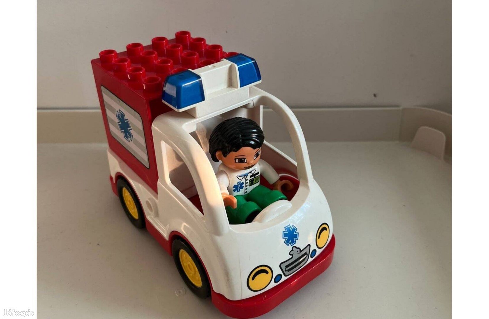 Lego Duplo mentőautó + orvos / doktornő