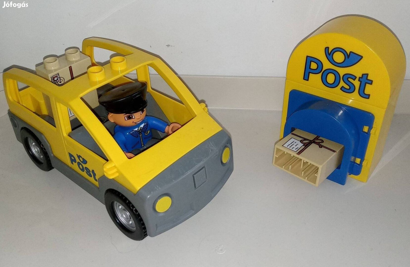 Lego Duplo postás autó