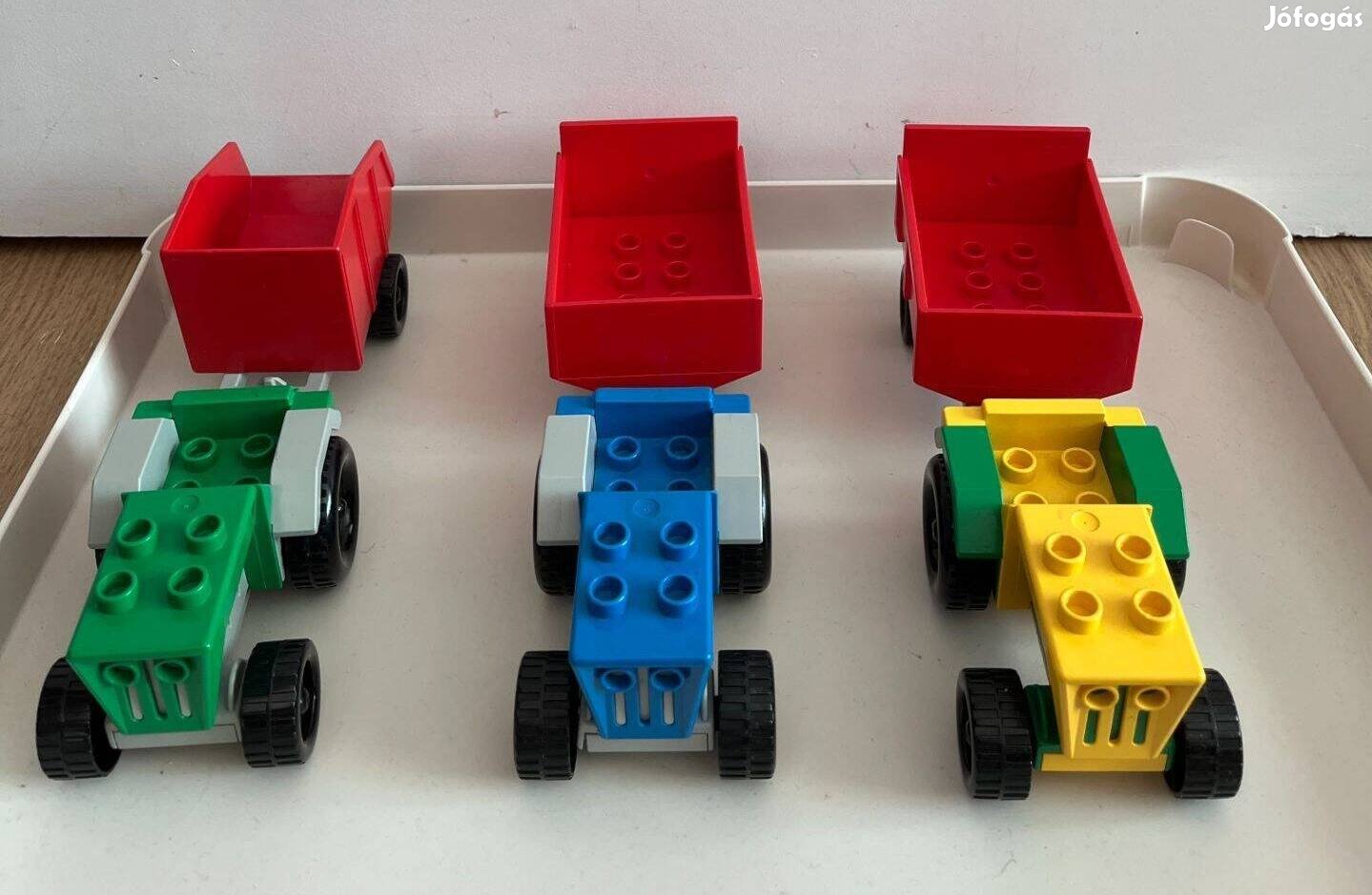 Lego Duplo traktor + utánfutó