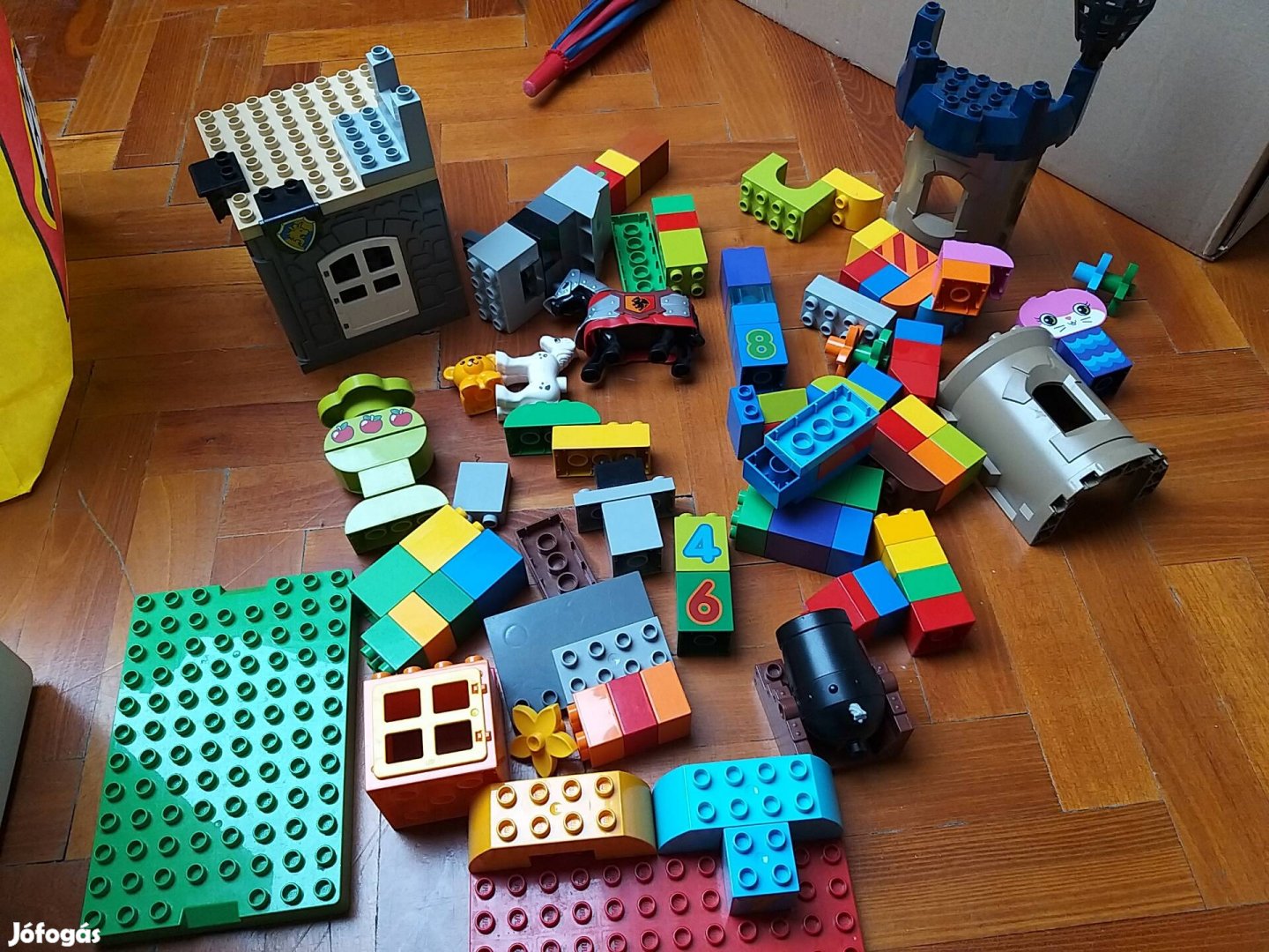 Lego Duplo vegyes, ágyú, ló páncéllal, maci, torony, számok