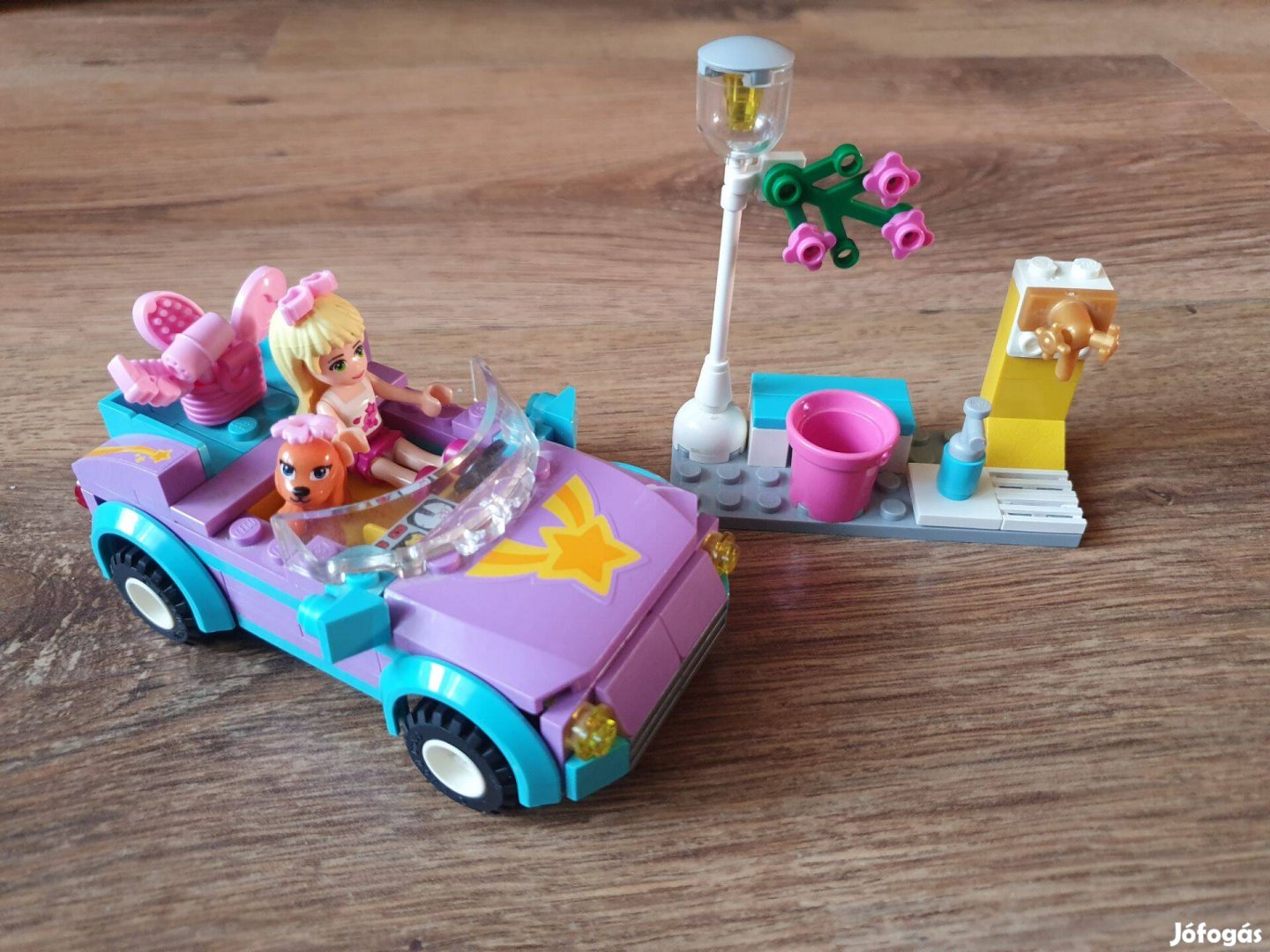 Lego Friends 3183 Stephanie vagány, nyitható tetejű autója