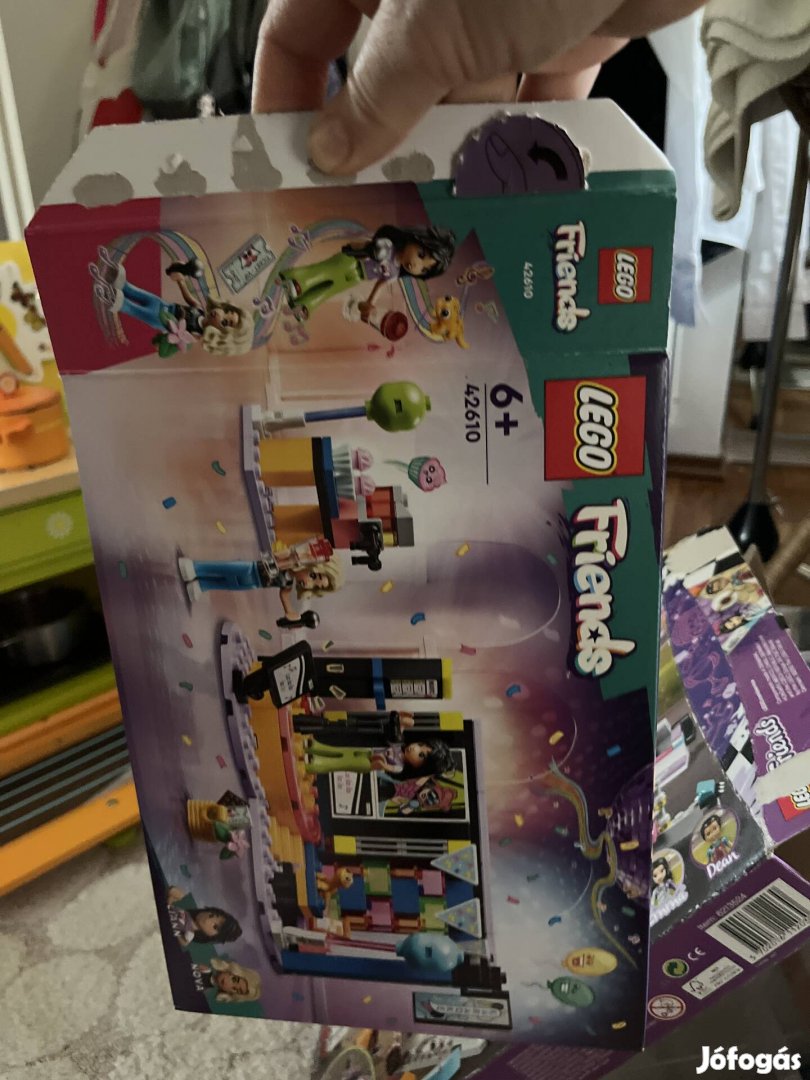 Lego Friends félig bontott új 42610