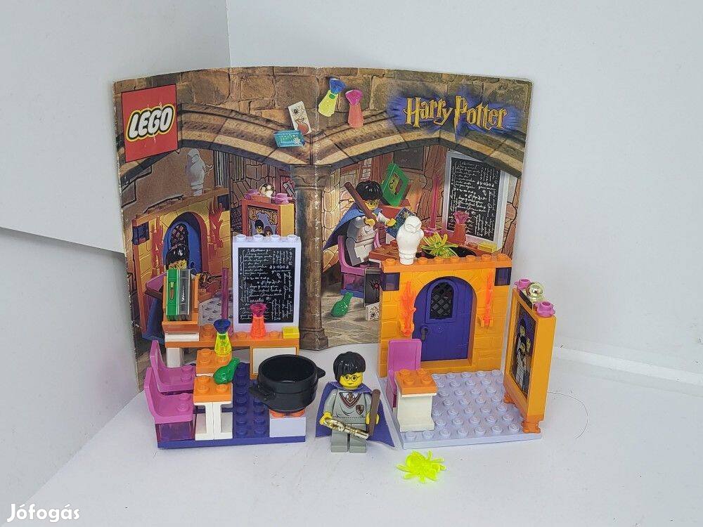 Lego Harry Potter - Hogwarts Classrooms 4721 (katalógussal) Kartonlap