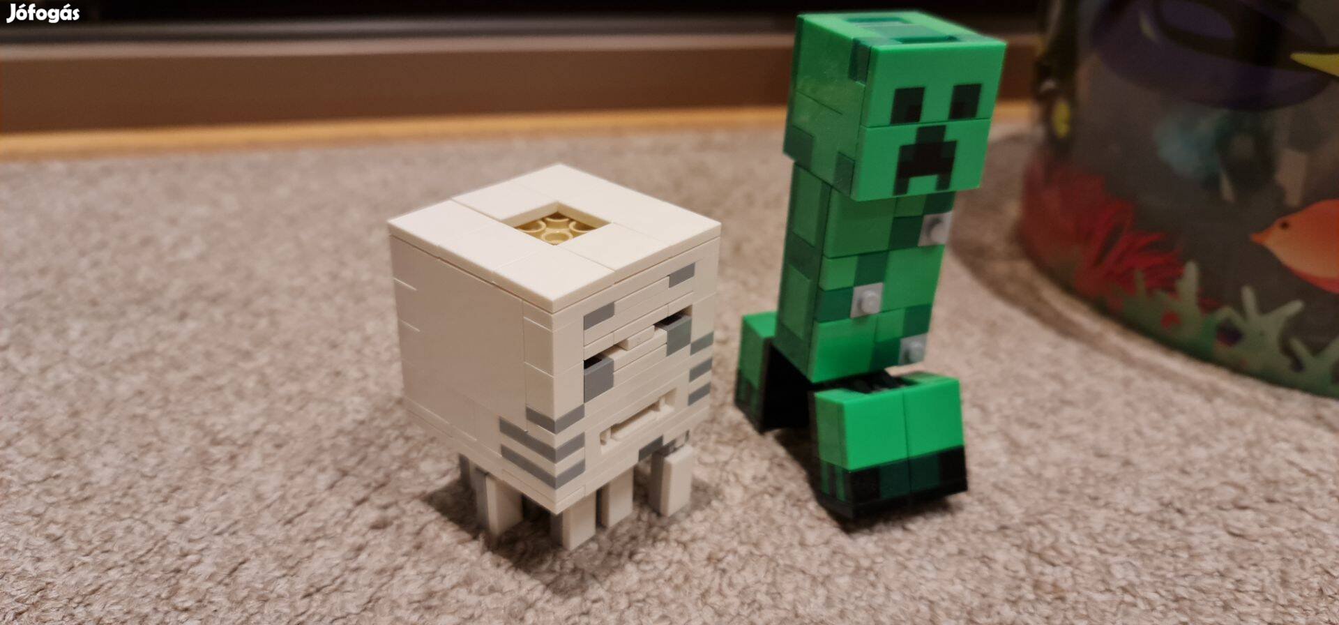 Lego Minecraft figurák eladók, kb 12X5 cm