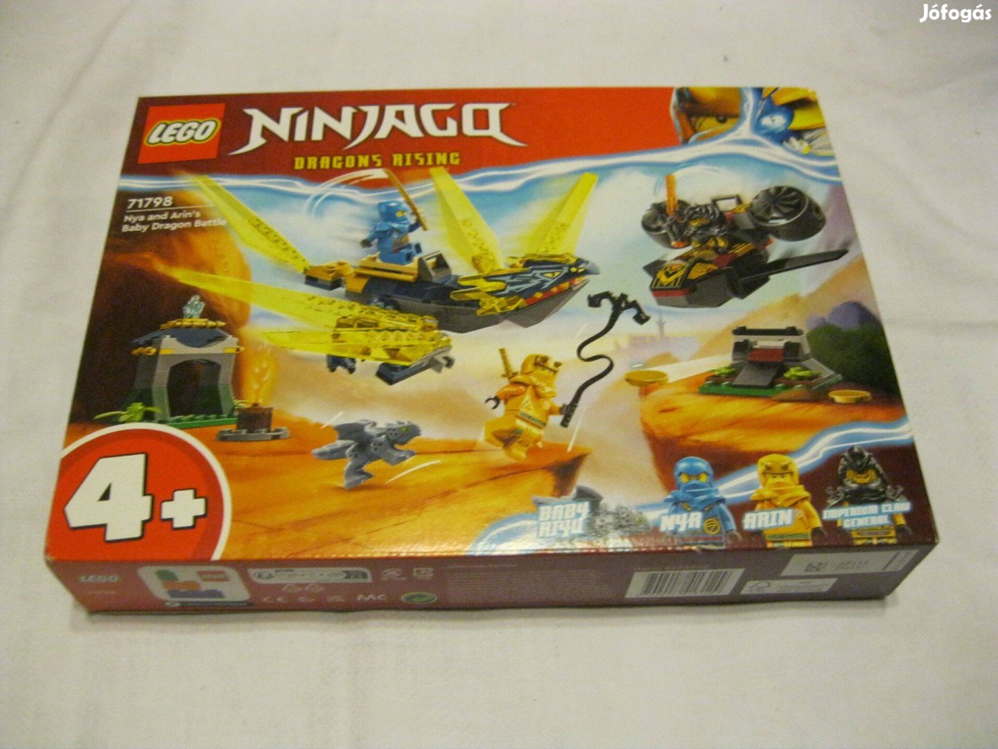 Lego Ninjago 71798 - Nya és Arin csatája a kis sárkány ellen
