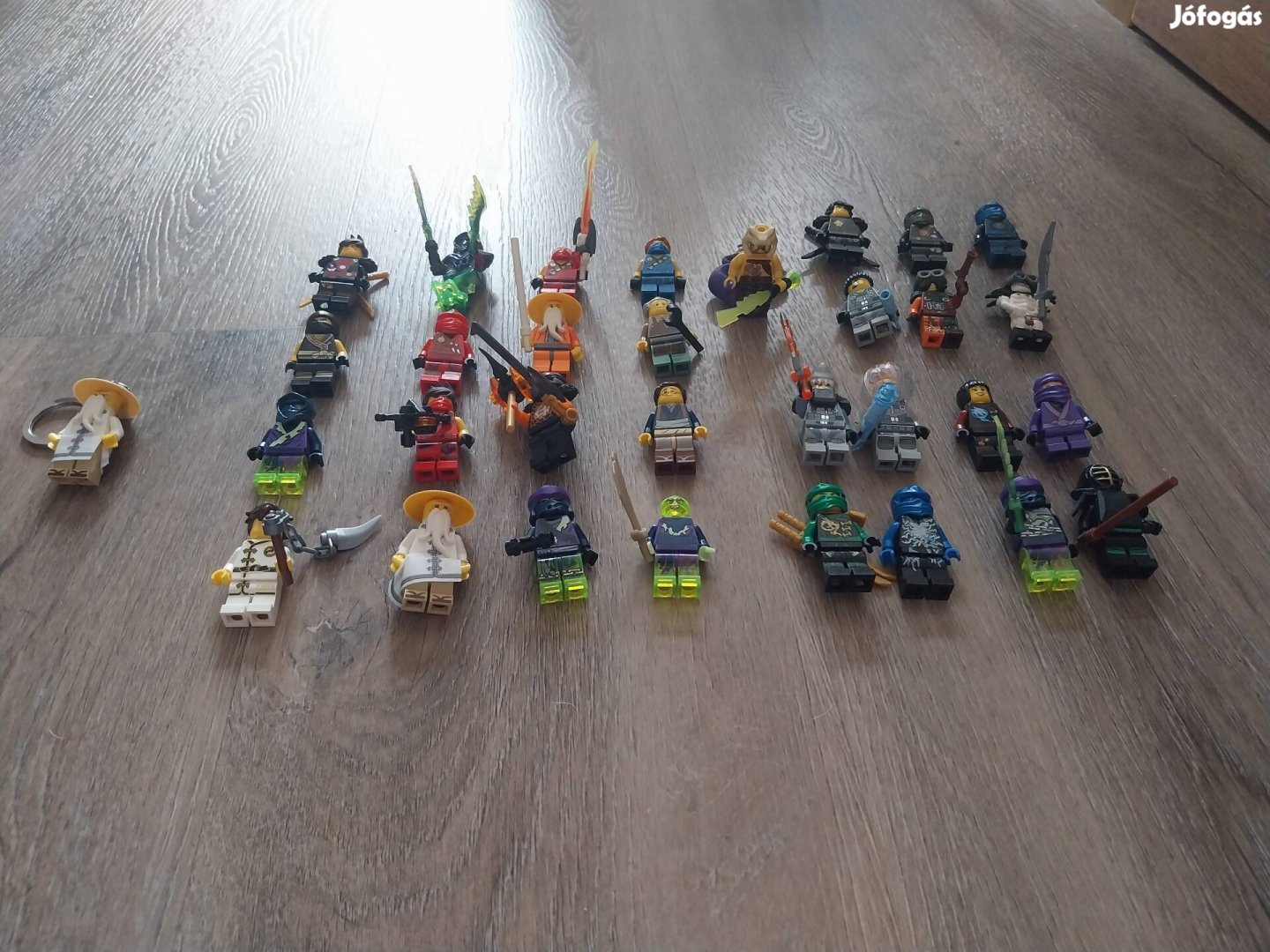 Lego Ninjago minifigurák (32 db)
