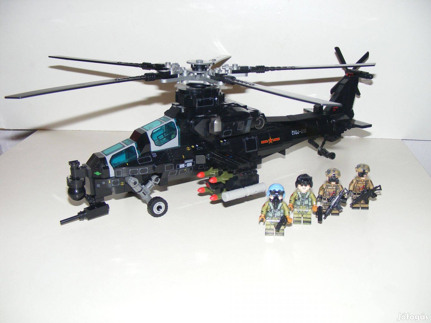 Lego SWAT Modern hadviselés Z-10 Harci támadó Helikopter 700db Új
