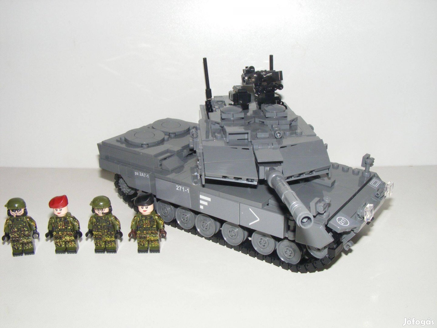 Lego Swat Modern Hadviselés Német Leopard 2A71 tank 900db + 4 katona