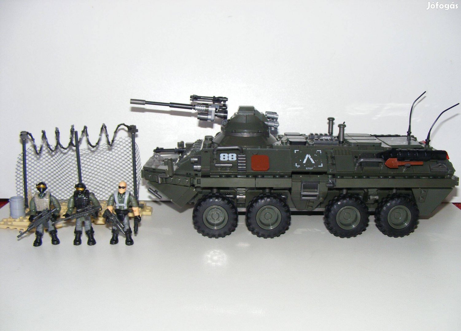 Lego Swat Modern War Stryker páncélozott csapatszállító tank 1000db Új