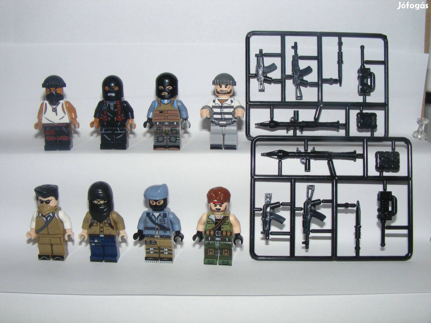 Lego Swat kommandós katonák zsoldosok bűnözők terroristák 8db katona