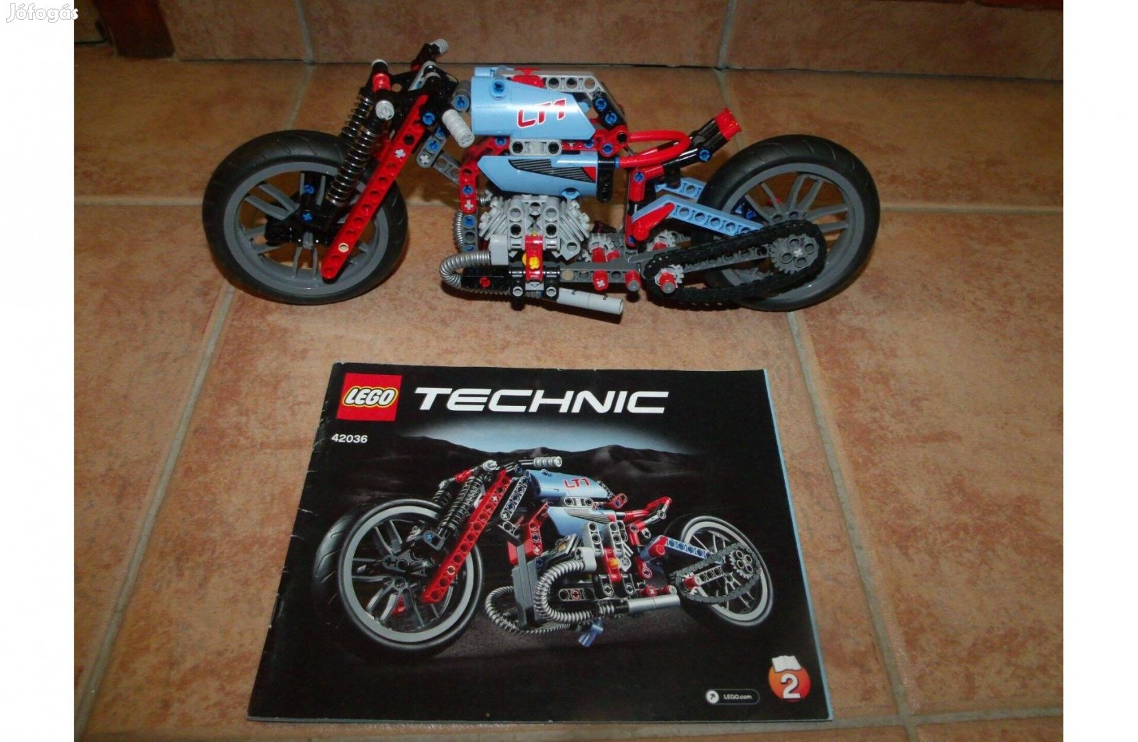 Lego Technic 2in1 42036 Utcai motorkerékpár Retro Bike motor