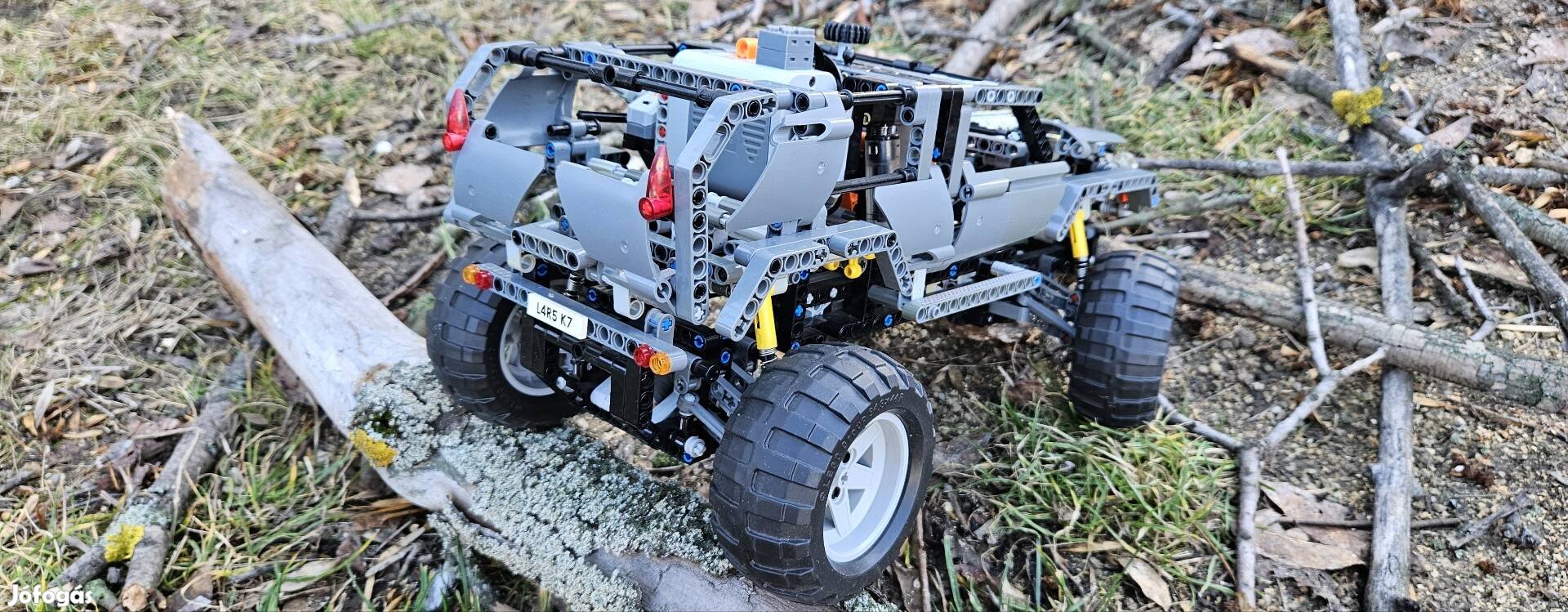 Lego Technic 8297 Off Road szürke, motorizált
