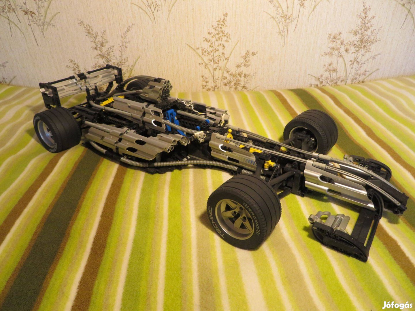 Lego Technic 8458 - Silver Champion versenyautó