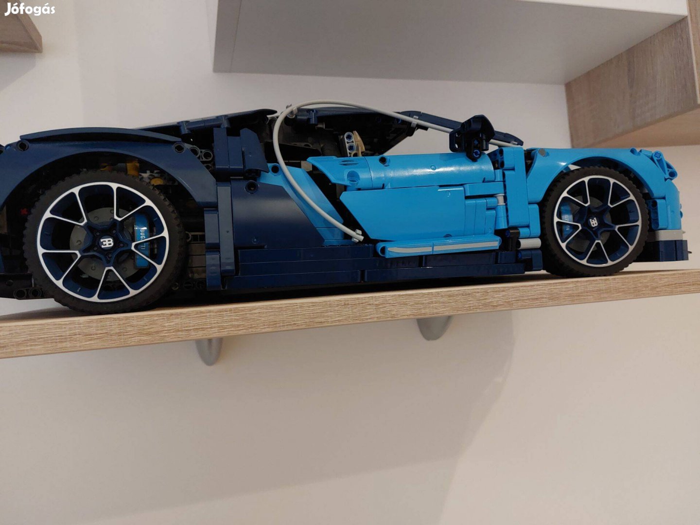 Lego Technic Bugatti Chiron (42083) eladó