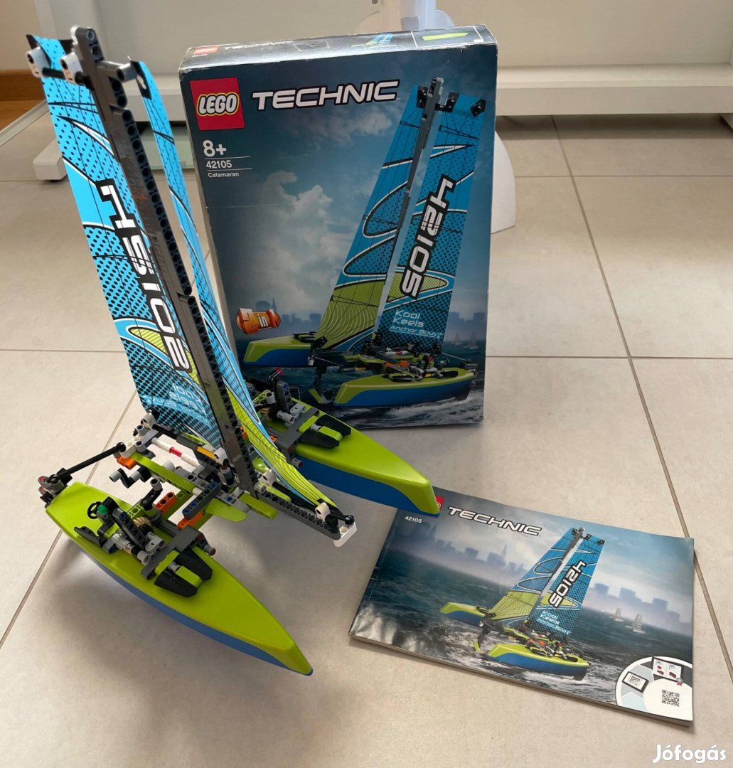 Lego Technic Catamaran 42105