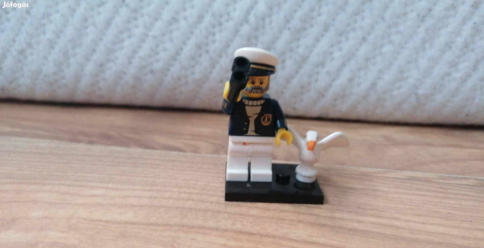 Lego Tengerészkapitány minifigura