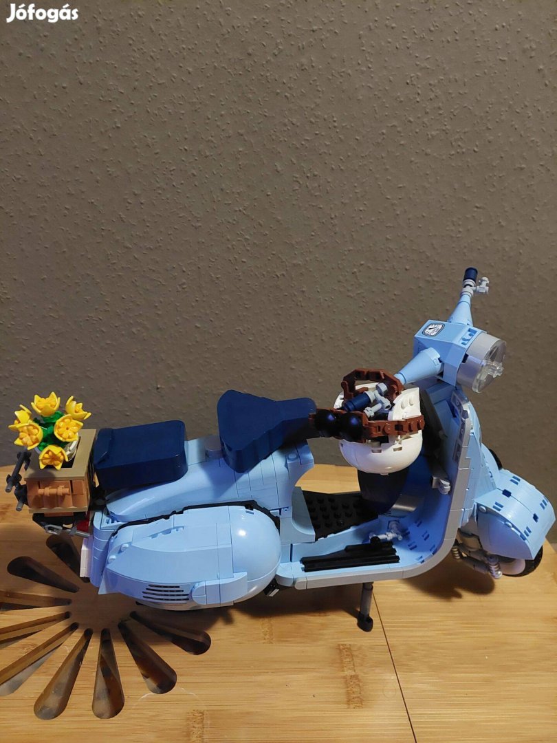 Lego Vespa robogó
