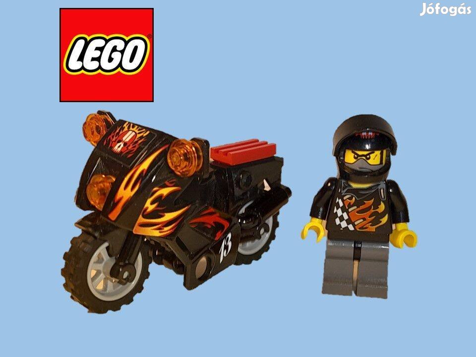 Lego World Racers - Bart Blaster minifigura motorjával