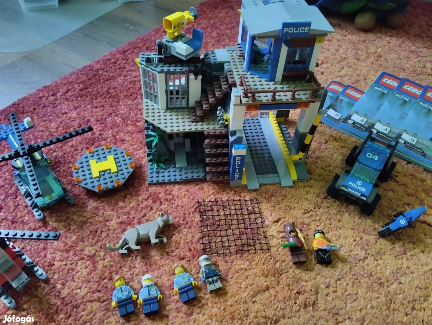 Lego city hegyoldali rendőr állomás (60174)