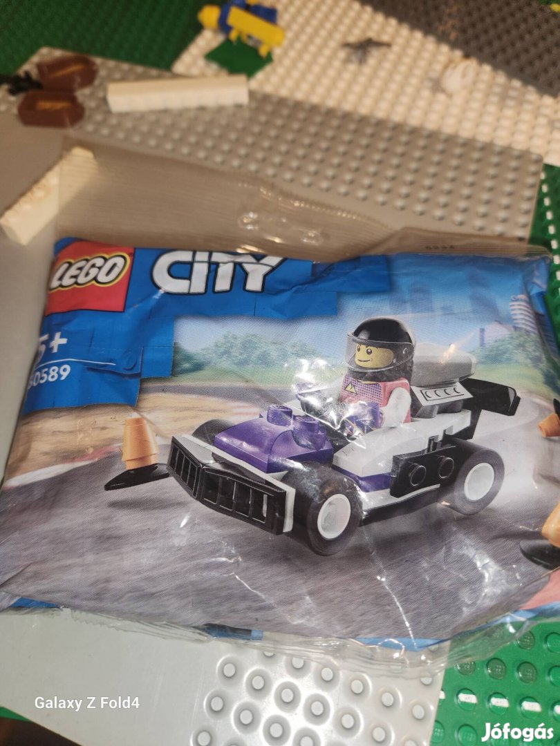 Lego city uj versenyauto nagyonolcson 