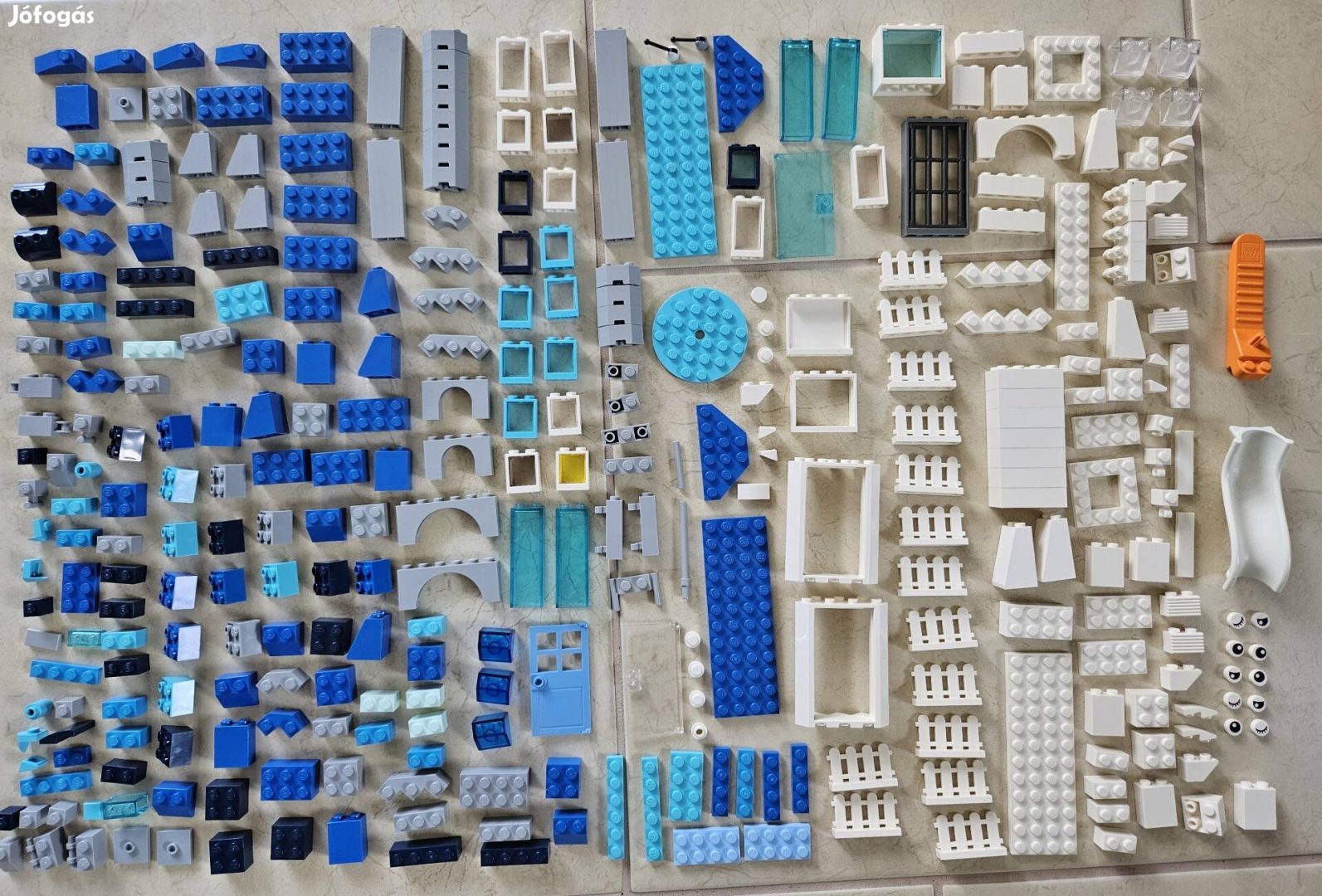 Lego darabok ( ablak, ajtó, kerítés, csúszda, stb)