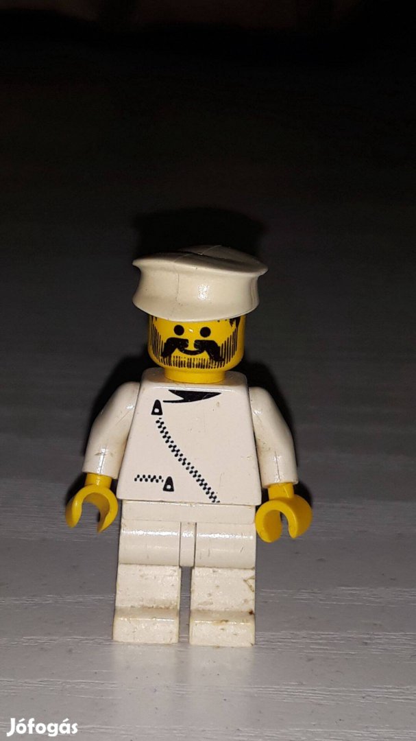 Lego figura - Szakállas fehér tengerész sapkás emberke