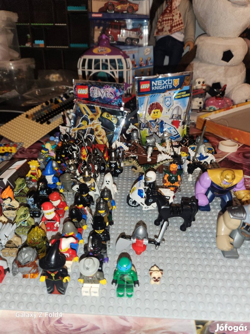 Lego figura hegyek 