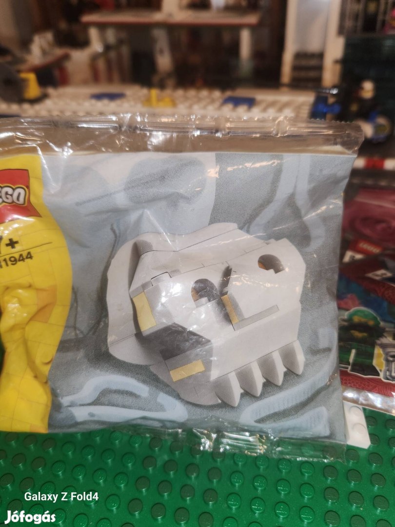 Lego hallowenre csontváz koponya 