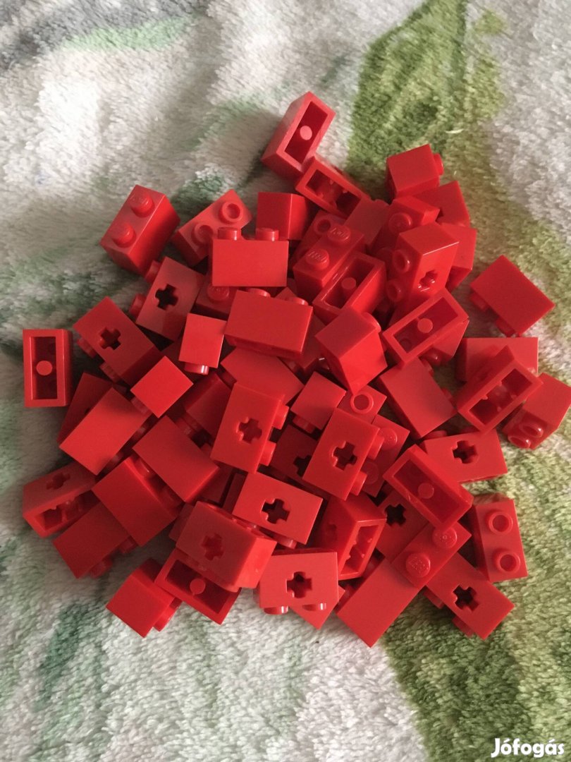 Lego kettes méretű piros építőkocka eladó