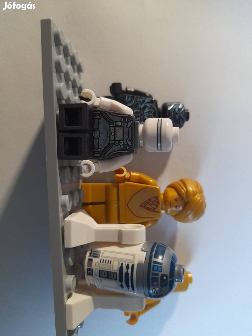 Lego minifigura 3000 ft darabja 