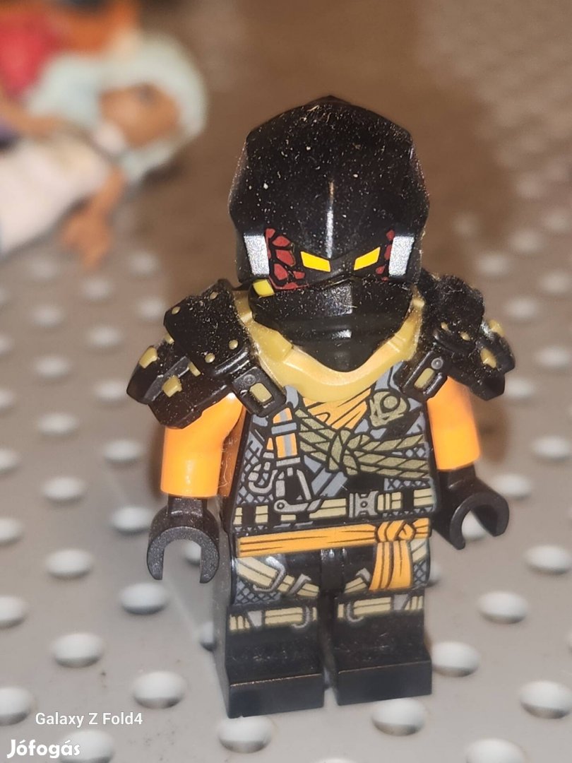 Lego ninjago Uj Cole minifigura 