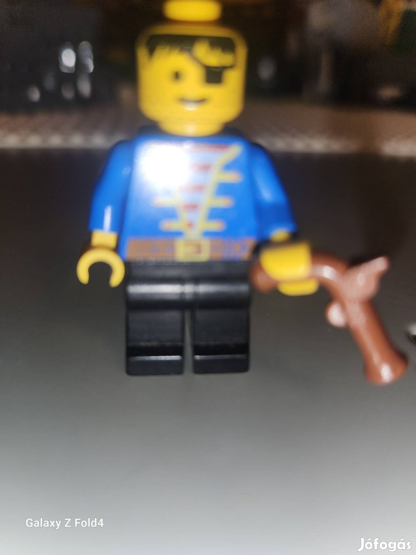 Lego pirates kopasz kaloz makkos pistollal 