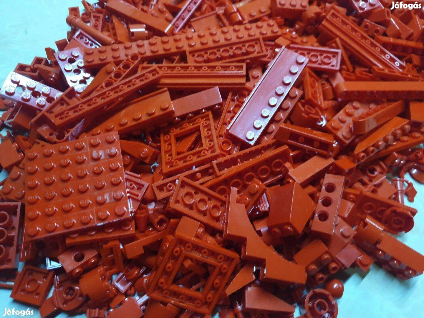 Lego piros elemek 790 db-os