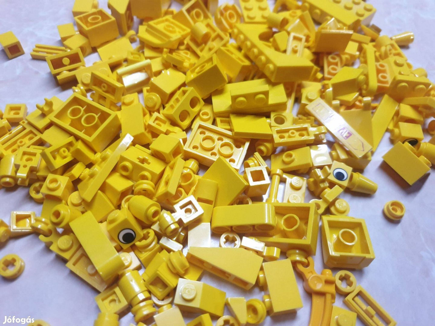 Lego sárga elemek 230 db