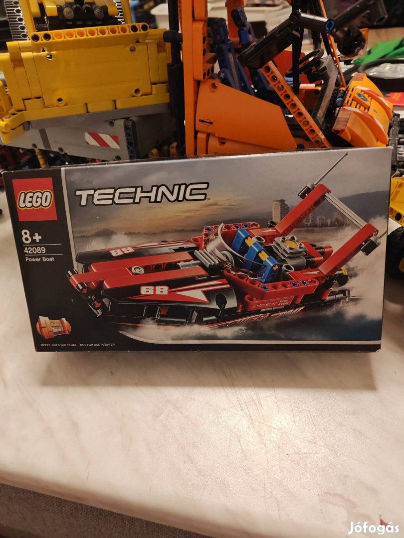 Lego technic bontatlan hajó 