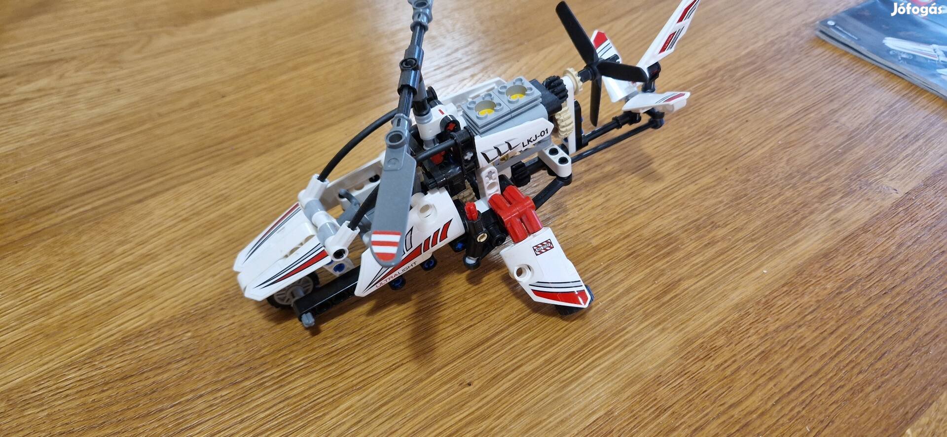 Lego technic helikopter 42057 leírásal dobozában 