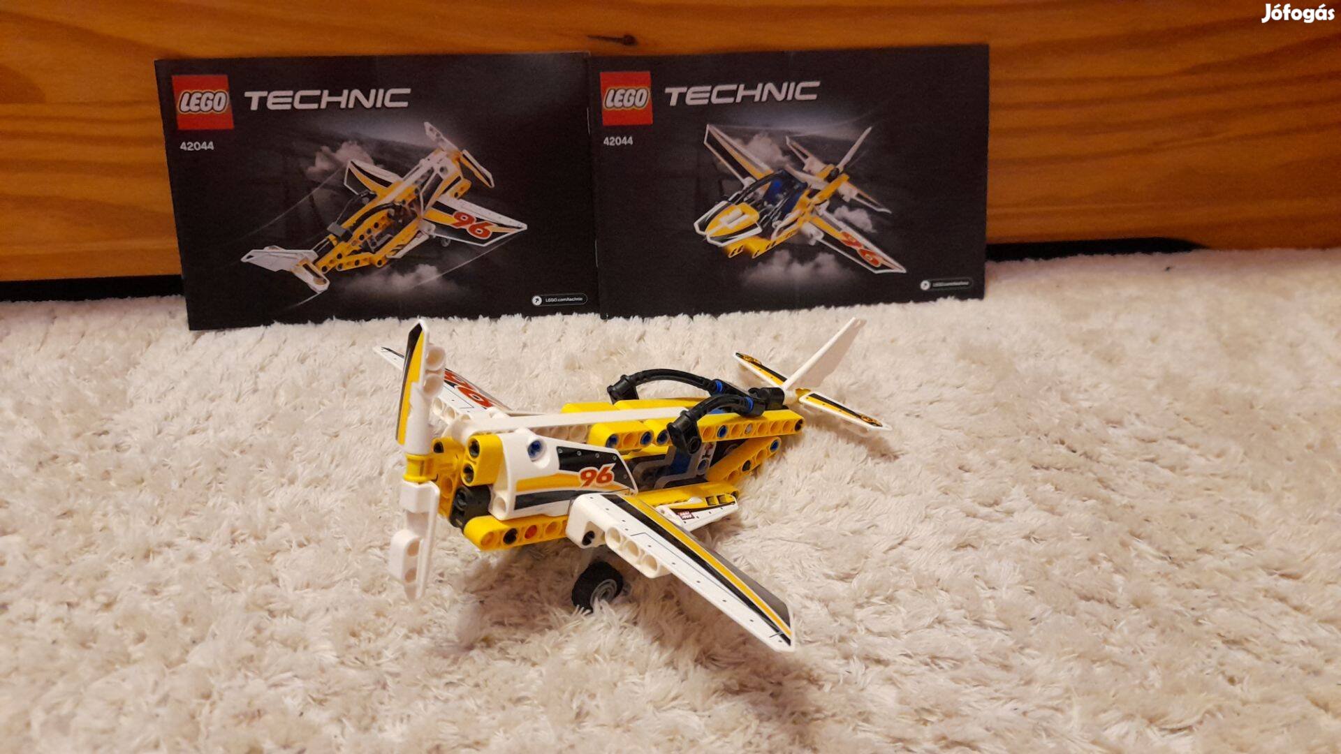 Lego technic repülő és markoló autó (42044 és 42031)