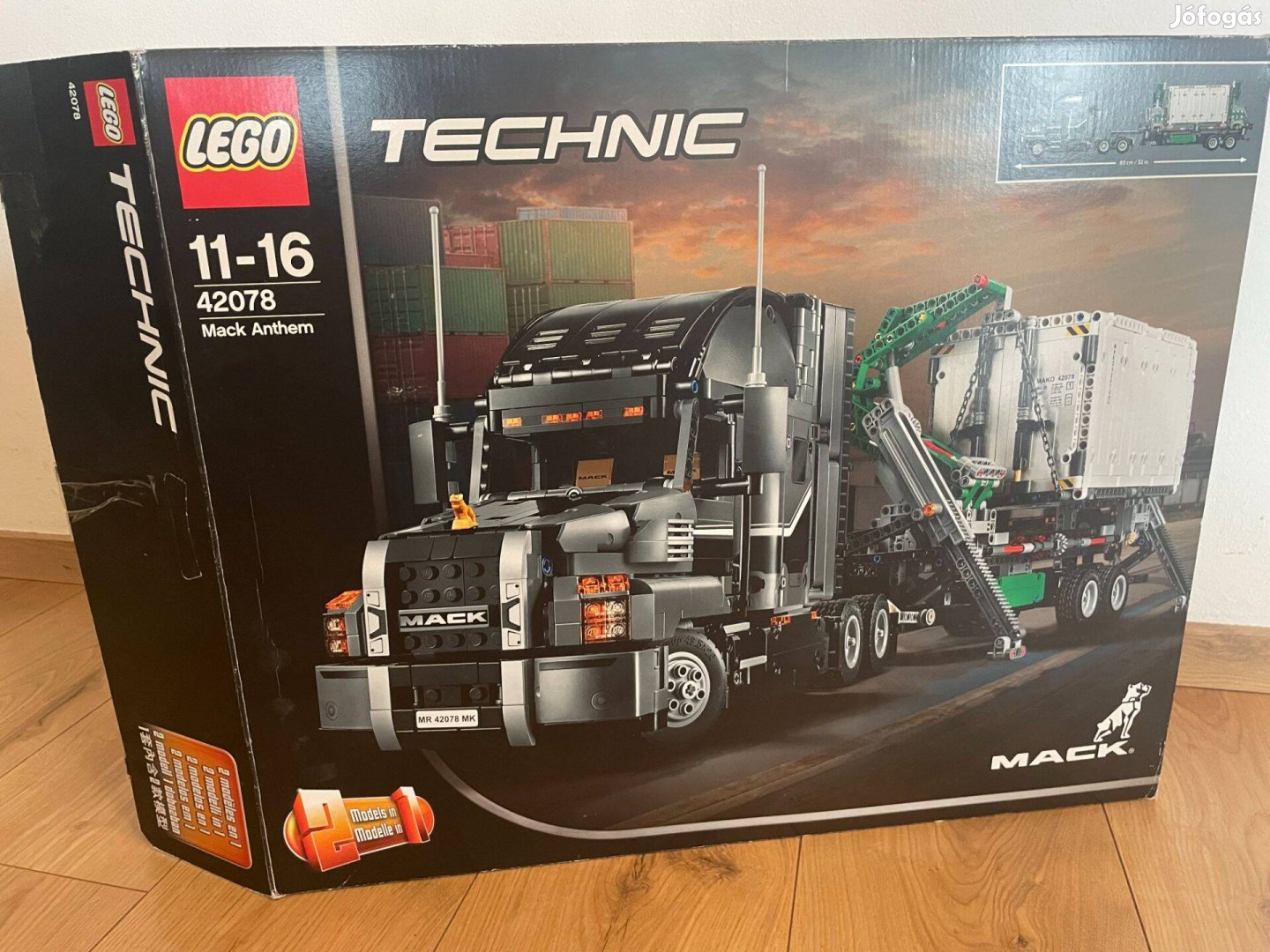 Lego technik Mack anthem 42078 kamion játék dobozával