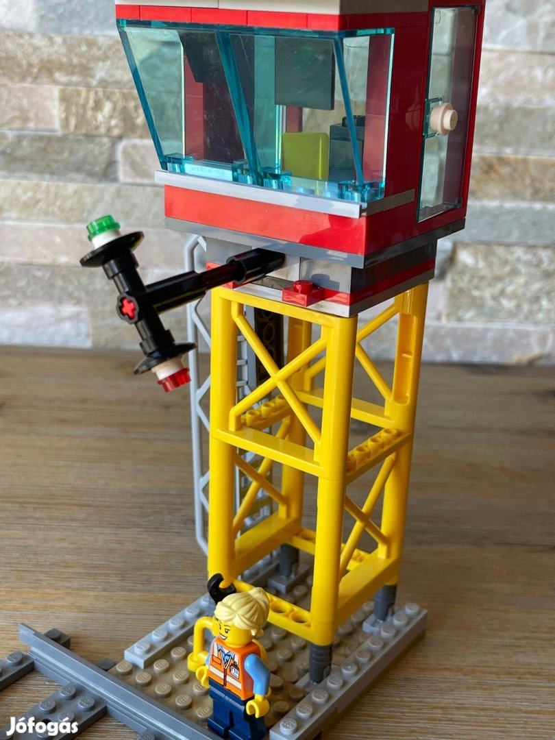 Lego tehervonat vonat vasuti iranyitotorony Lego vasuti vonat torony